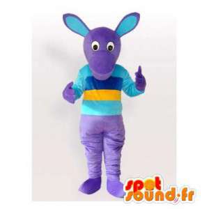 Lilla kænguru-maskot klædt i blå og gul - Spotsound maskot