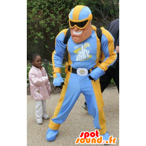 Superbohaterem maskotka w kolorze niebieskim i żółtym stroju - MASFR20395 - superbohaterem maskotka