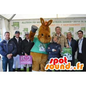 Brun hästmaskot i grön outfit - Spotsound maskot