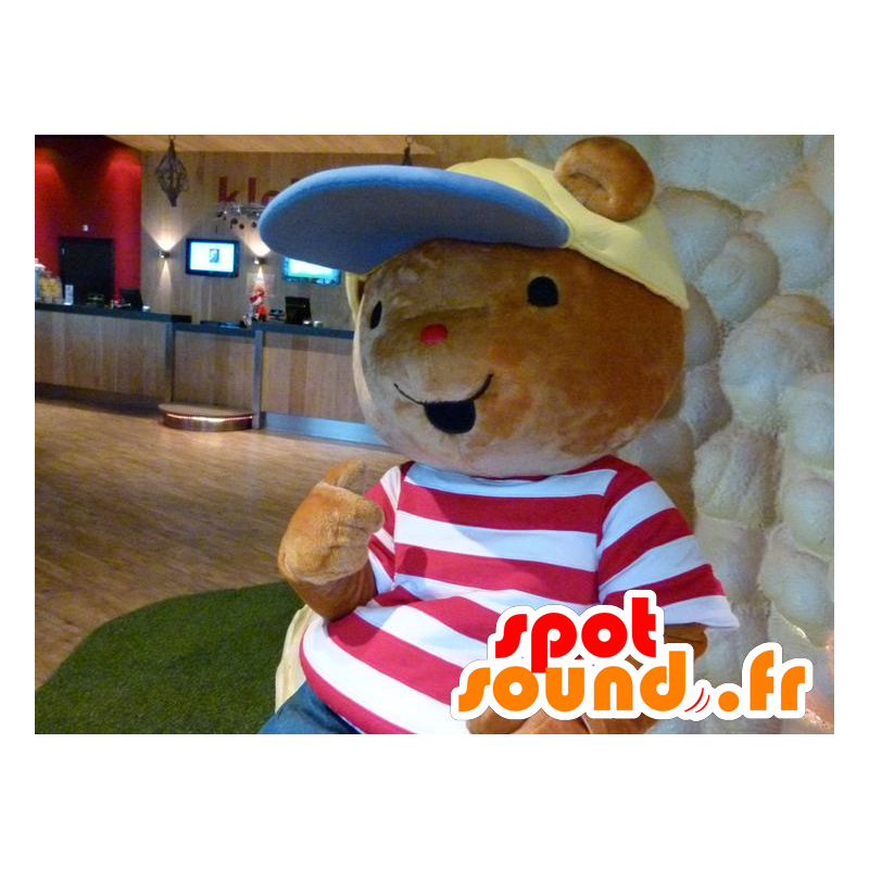 Brun nallebjörnmaskot med t-shirt och mössa - Spotsound maskot