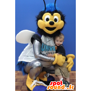 Mascot mosca blu e nero in abbigliamento sportivo - MASFR21605 - Mascotte sport