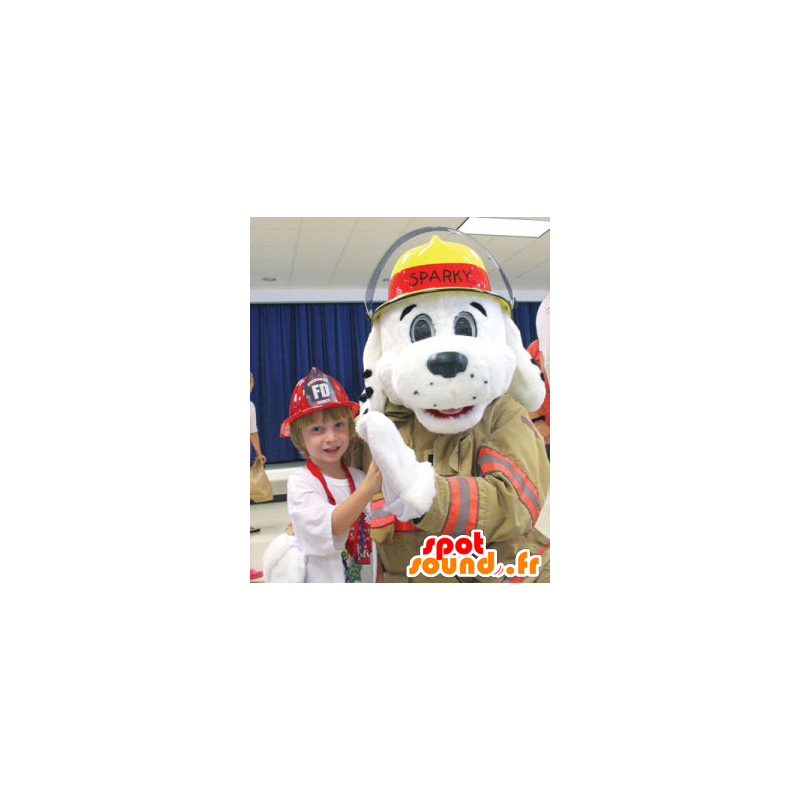 Hvid hundemaskot, klædt som brandmand - Spotsound maskot kostume Hvid hundemaskot, klædt som brandmand - Spotsound maskot kostume