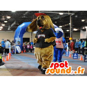 Brown dog mascot, basset hound, in sportswear - MASFR21776 - Dog mascots
