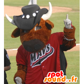 Mascote vaca marrom, no sportswear com um chapéu - MASFR21778 - Mascotes vaca