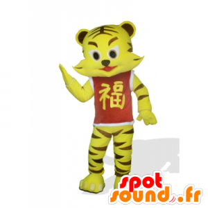 Mascotte de petit tigre jaune et marron avec un t-shirt rouge - MASFR21786 - Mascottes Tigre