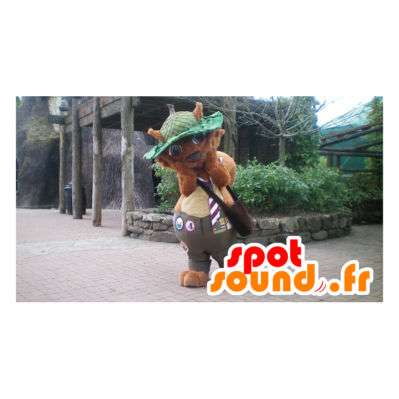 Bävermaskot, brun ekorre med en grön hatt - Spotsound maskot