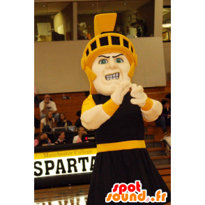 Cavaleiro Mascot roupa preta com um capacete amarelo - MASFR21915 - cavaleiros mascotes