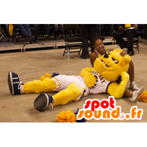 Hundemaskot, gul bulldog, i sportstøj - Spotsound maskot kostume