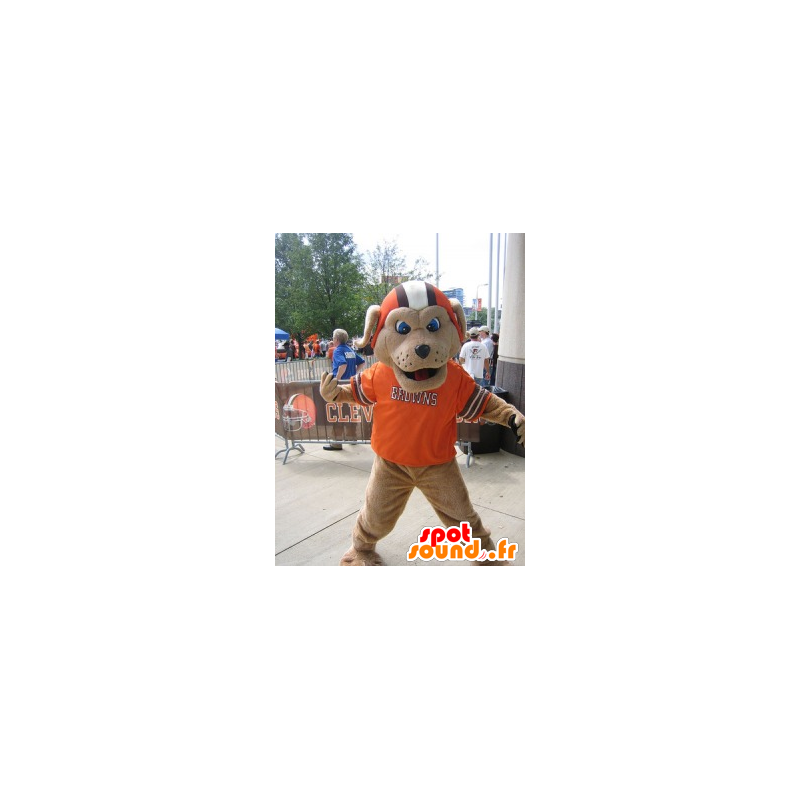 Hnědý pes maskot s přilbou a oranžové tričko - MASFR22074 - psí Maskoti