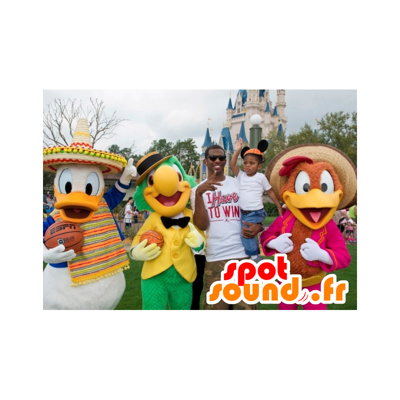 3 Disney-maskotter, Donald Duck og 2 farverige fugle - 3 Disney-maskotter, Donald Duck og 2 farverige fugle -