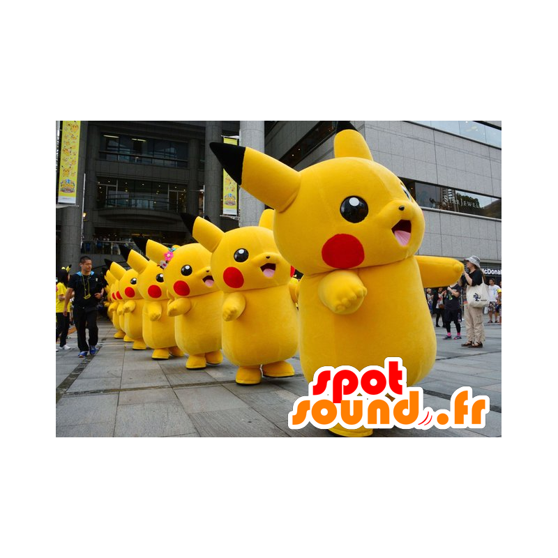 Pokémon Pikachu mascot, Nintendo's little yellow Sizes L (175-180CM)