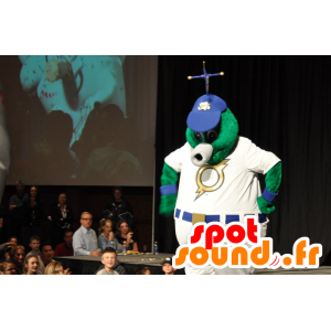 Stor grön främmande maskot i vit outfit - Spotsound maskot