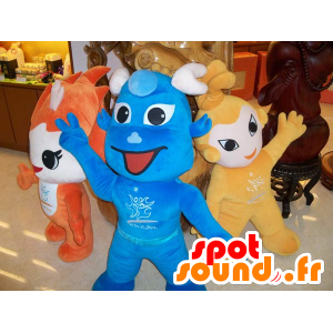 3 mascots and smiling colorful characters - MASFR22342 - Human mascots