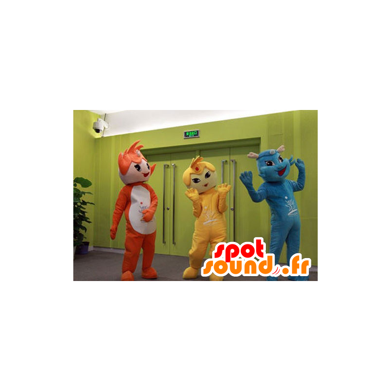 3 mascotes personagens coloridos e alegres - MASFR22437 - Mascotes humanos