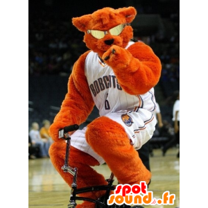 バスケットボールの衣装でメガネをかけたオレンジ色のクマのマスコット-MASFR22473-クマのマスコット