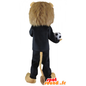 Bruine leeuw mascotte, gekleed in het zwart sport met een bal - MASFR22966 - sporten mascotte