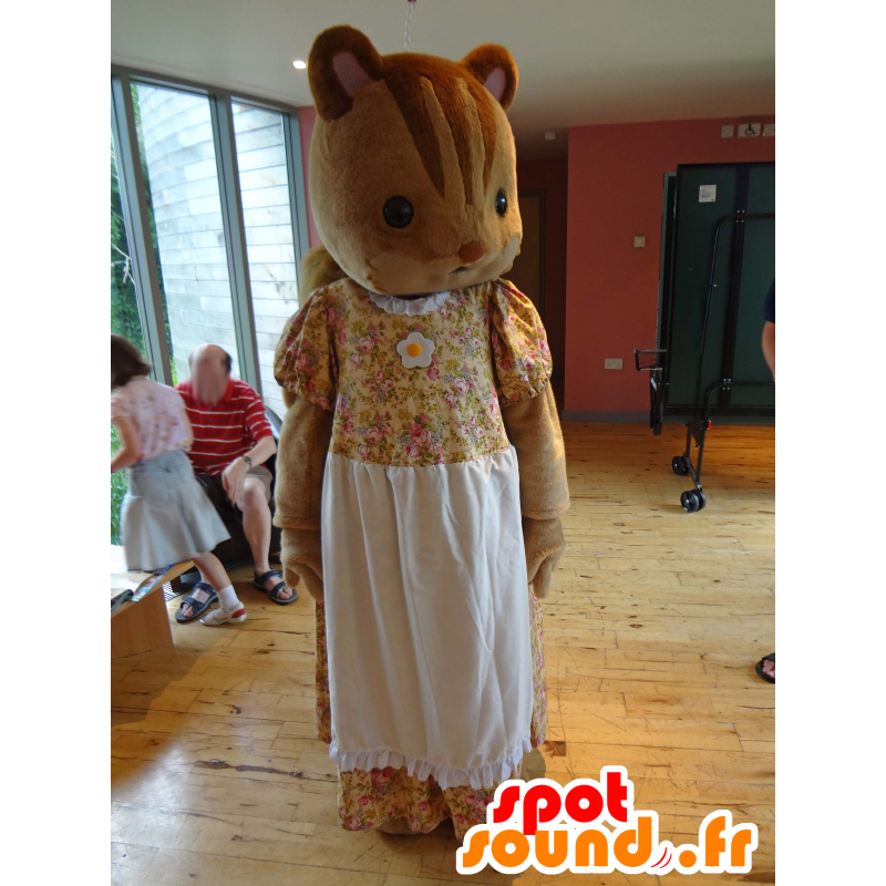 Maskot Sylvanian Rodina hnědého veverka ve žlutých šatech - MASFR25005 - Yuru-Chara japonské Maskoti Maskot Sylvanian Rodina hnědého veverka ve žlutých šatech - MASFR25005 - Yuru-Chara japonské Maskoti