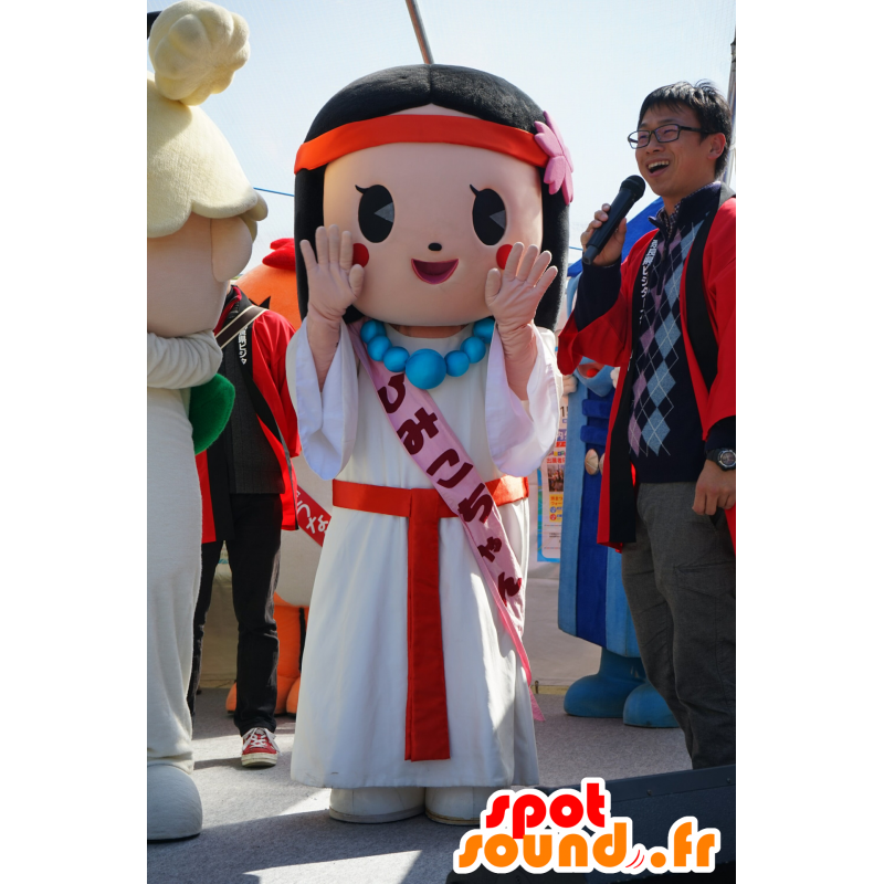 Bruna ragazza mascotte, indiana, con un abito bianco - MASFR25191 - Yuru-Chara mascotte giapponese
