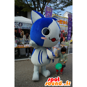 Mascotte de Bonito Nyanko, chat bleu et blanc, avec un poisson - MASFR25529 - Mascottes Yuru-Chara Japonaises