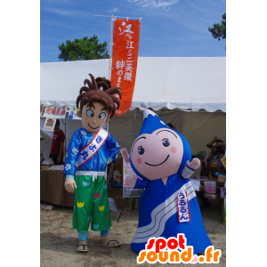 Dos mascotas, un niño en traje de colores y una montaña azul - MASFR25585 - Yuru-Chara mascotas japonesas