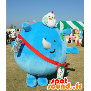 Mascotte de Bunta-kun, gros rhinocéros bleu, avec une poule - MASFR25599 - Mascottes Yuru-Chara Japonaises