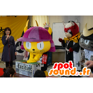 Gul samurai kat maskot med en lilla hjelm - Spotsound maskot