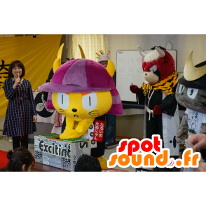 Amarelo samurai mascote gato com um capacete roxo - MASFR25640 - Yuru-Chara Mascotes japoneses