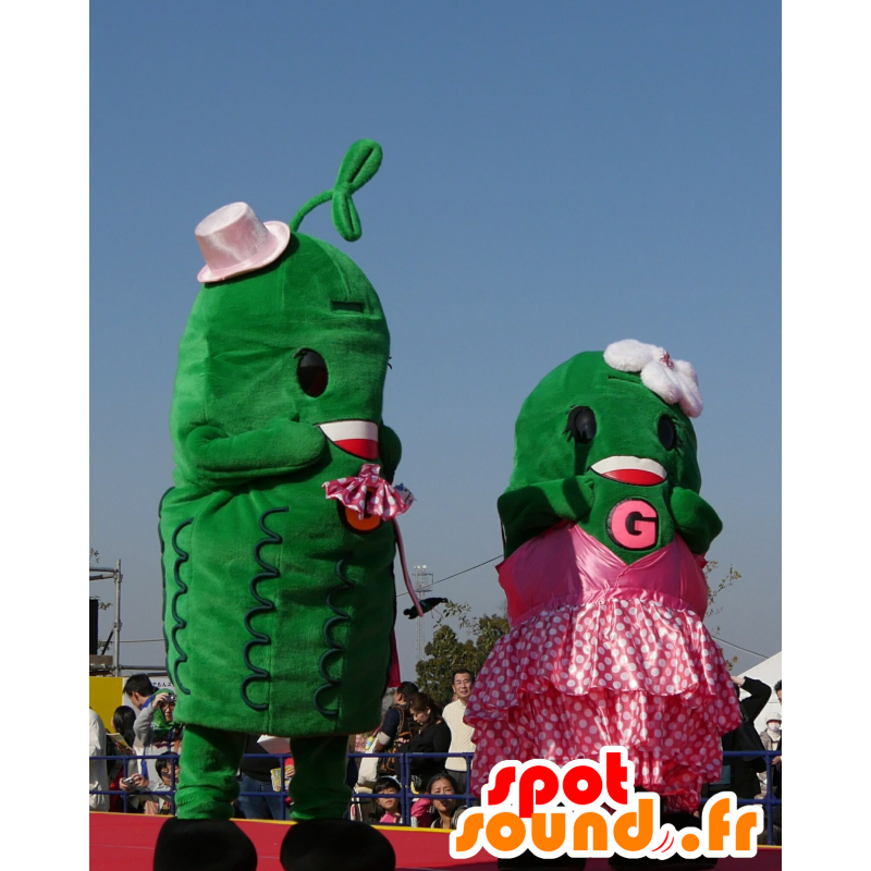 2 mascottes de cornichons, de concombres verts - MASFR25679 - Mascottes Yuru-Chara Japonaises