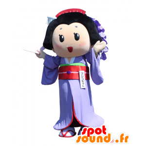 Fujiko-chan maskot, asiatisk kvinna, i traditionell klädsel -