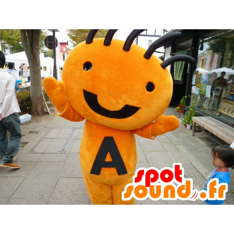 Mascotte de Sumairu kun, bonhomme orange et noir, très souriant - MASFR26652 - Mascottes Yuru-Chara Japonaises