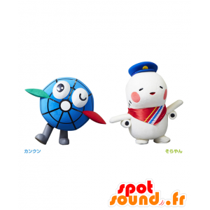 Maskot Kankun a Sorayan, zeměkoule a bílé letadlo - MASFR27138 - Yuru-Chara japonské Maskoti