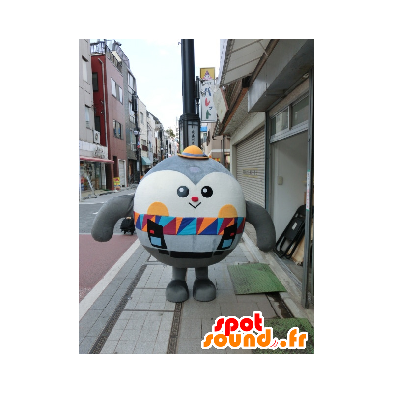 Mascotte de Sea Tan, bonhomme gris et blanc, tout rond et mignon - MASFR27200 - Mascottes Yuru-Chara Japonaises