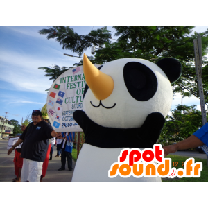 Mascot Saipanda hvit panda og svart med en oransje nese - MASFR27218 - Yuru-Chara japanske Mascots