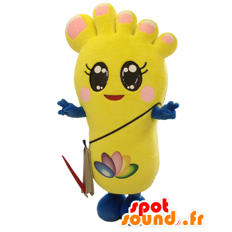 Mascot Pedy. Amarillo mascota de pie con cortaúñas - MASFR27713 - Yuru-Chara mascotas japonesas