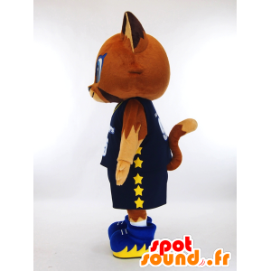 クウマスコット。バスケットボールの衣装を着た茶色の猫のマスコット-MASFR28449-日本のゆるキャラのマスコット