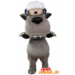 Grå vargmaskot med ett får på huvudet - Spotsound maskot