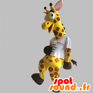 Maskottgul och brun giraff, jätte och rolig - Spotsound maskot