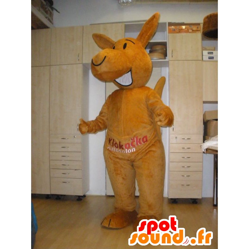 Orange känguromaskot, jätte och ler - Spotsound maskot