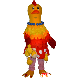 Gul og rød hønsmaskot med hængende kyllinger - Spotsound maskot