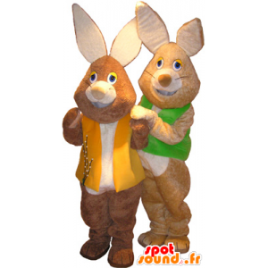 2 maskotki brązowych i białych królików z kolorowych kamizelek - MASFR032517 - króliki Mascot