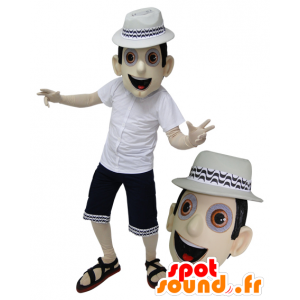 Maskotmand i sommerdragt med sandaler og hat - Spotsound maskot