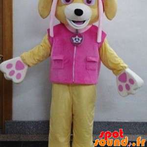 ピンクの衣装とベージュの犬のマスコット