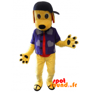 Mascotte de chien jaune avec une chemise et une casquette