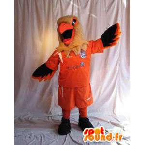 Eagle maskot i fotbollskläder, förklädnad för fotbollsfan -