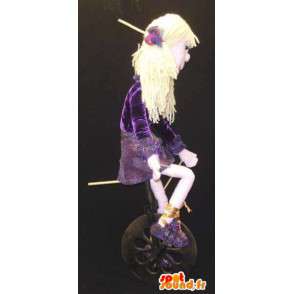 Maskotka dziewczyna blondynka w fioletowy strój z cekinami - pokaz kostiumów - MASFR003127 - Maskotki Boys and Girls