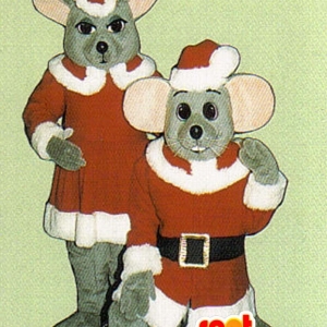 Mascotte du jour chez SPOTSOUND: Couple de souris de Noël. Pack de 2 mascottes couple de Noël . Découvrez les mascottes @spotsound_mascots #mascotte #mascottes #marketing #costume #spotsound #personalisé #streetmarketing #guerillamarketing #publicité . Lien: https://www.spotsound.fr/fr/7089-couple-de-souris-de-noël-pack-de-2-mascottes-couple-de-noël.html