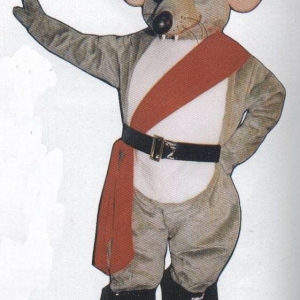 Mascotte du jour chez SPOTSOUND: Mascotte de rat en tenue de pirate . Découvrez les mascottes @spotsound_mascots #mascotte #mascottes #marketing #costume #spotsound #personalisé #streetmarketing #guerillamarketing #publicité . Lien: https://www.spotsound.fr/fr/7075-mascotte-de-rat-en-tenue-de-pirate.html