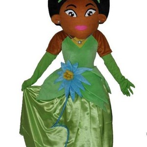 Mascotte du jour chez SPOTSOUND: Mascotte princesse africaine avec jolie robe verte . Découvrez les mascottes @spotsound_mascots #mascotte #mascottes #marketing #costume #spotsound #personalisé #streetmarketing #guerillamarketing #publicité . Lien: https://www.spotsound.fr/fr/4064-mascotte-princesse-africaine-avec-jolie-robe-verte.html