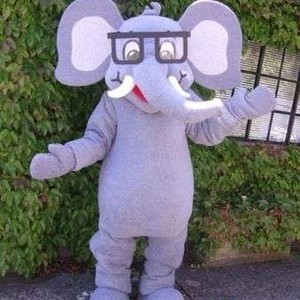 Mascotte du jour chez SPOTSOUND: Mascotte d'éléphant gris à lunettes. Costume d'éléphant . Découvrez les mascottes @spotsound_mascots #mascotte #mascottes #marketing #costume #spotsound #personalisé #streetmarketing #guerillamarketing #publicité . Lien: https://www.spotsound.fr/fr/4792-mascotte-d-éléphant-gris-à-lunettes-costume-d-éléphant.html