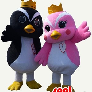 Mascotte du jour chez SPOTSOUND: Mascottes de Doppi et Gawa, jolis oiseaux, un noir et un rose . Découvrez les mascottes @spotsound_mascots #mascotte #mascottes #marketing #costume #spotsound #personalisé #streetmarketing #guerillamarketing #publicité . Lien: https://www.spotsound.fr/fr/25867-Mascottes-de-Doppi-et-Gawa-jolis-oiseaux-un-noir-et-un-rose.html